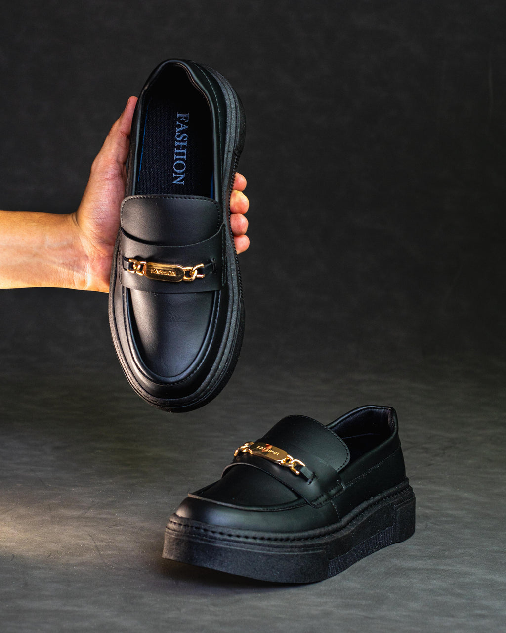 RoyalStep™ – Mocasines Clásicos con Detalle Metálico